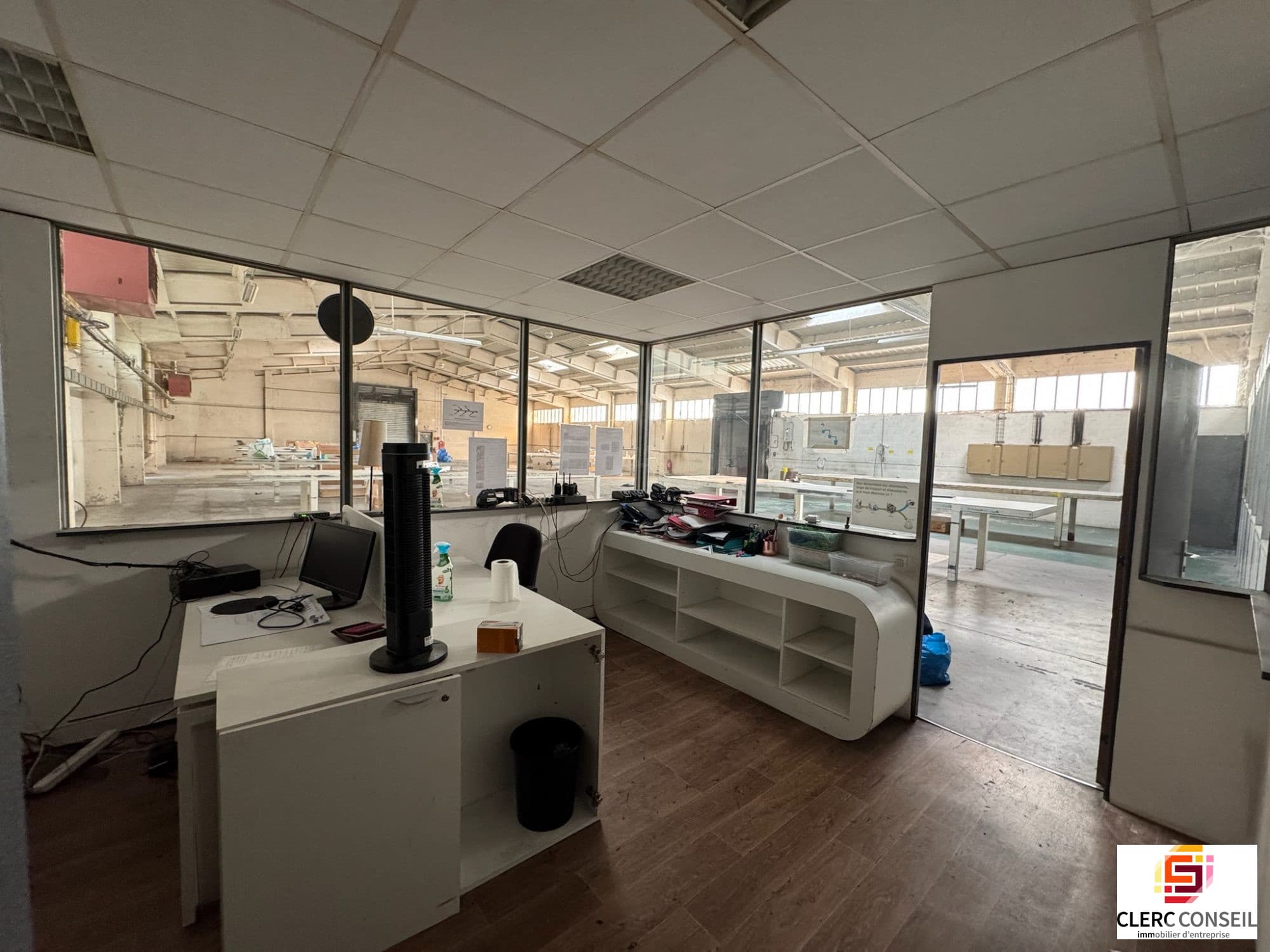 Local commercial · 950 m² · Location — photo 3