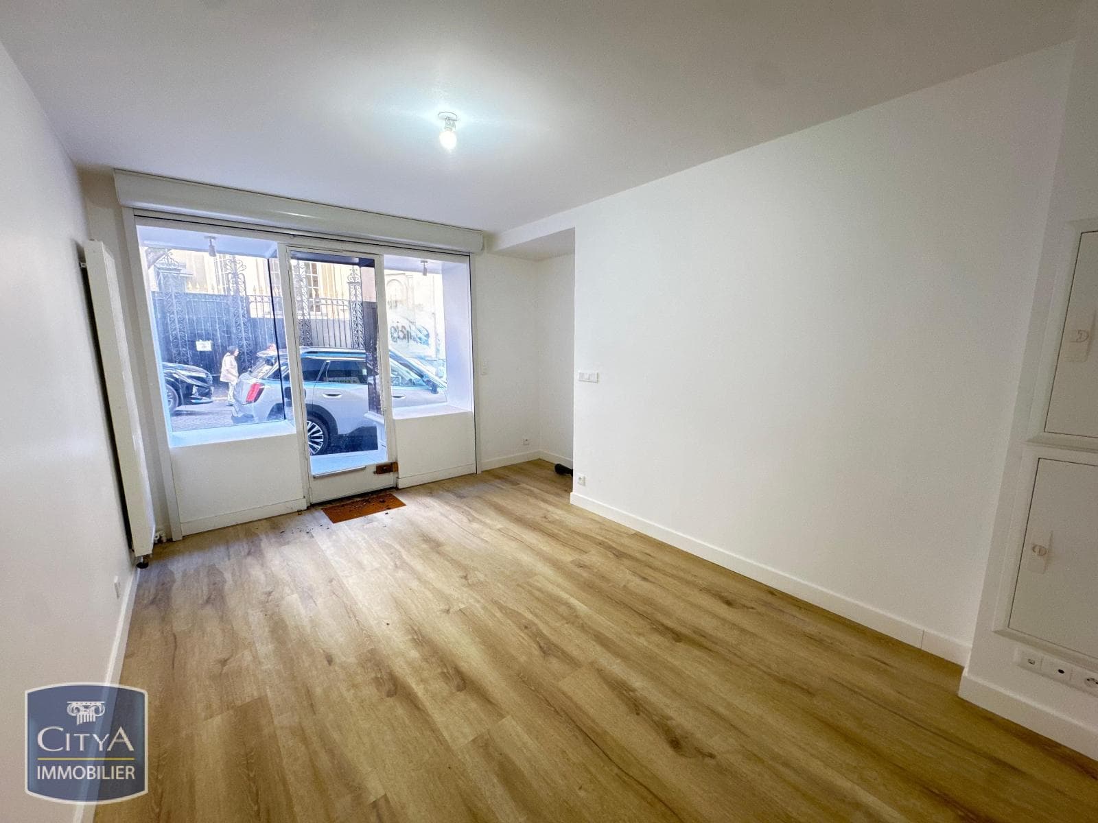 Local commercial · 34 m² · Location — photo 2