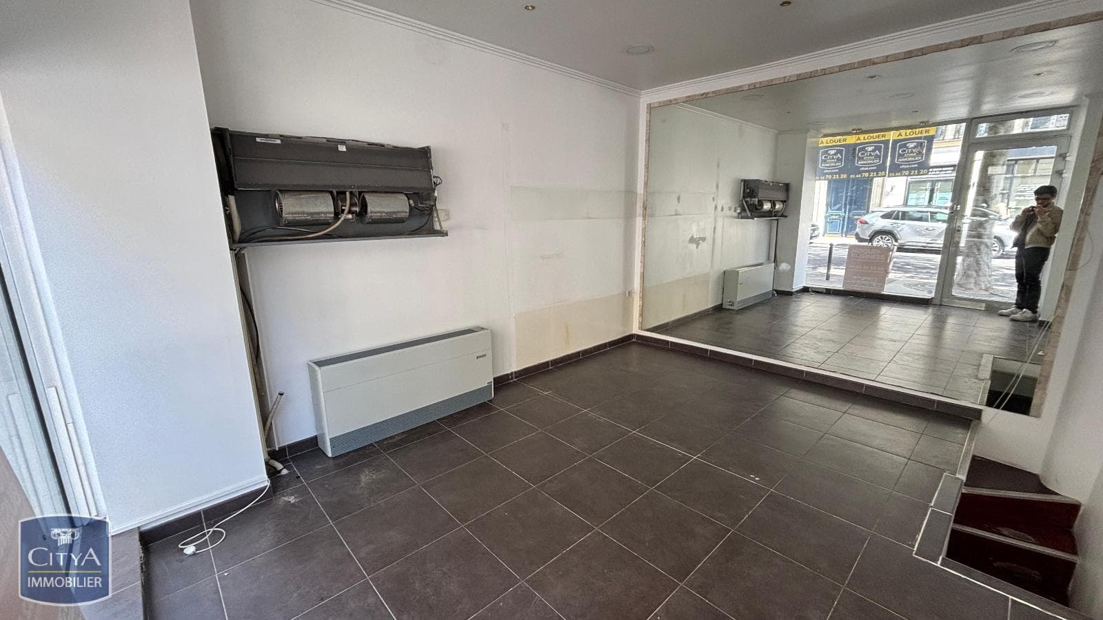 Local commercial · 24 m² · Location — photo 1
