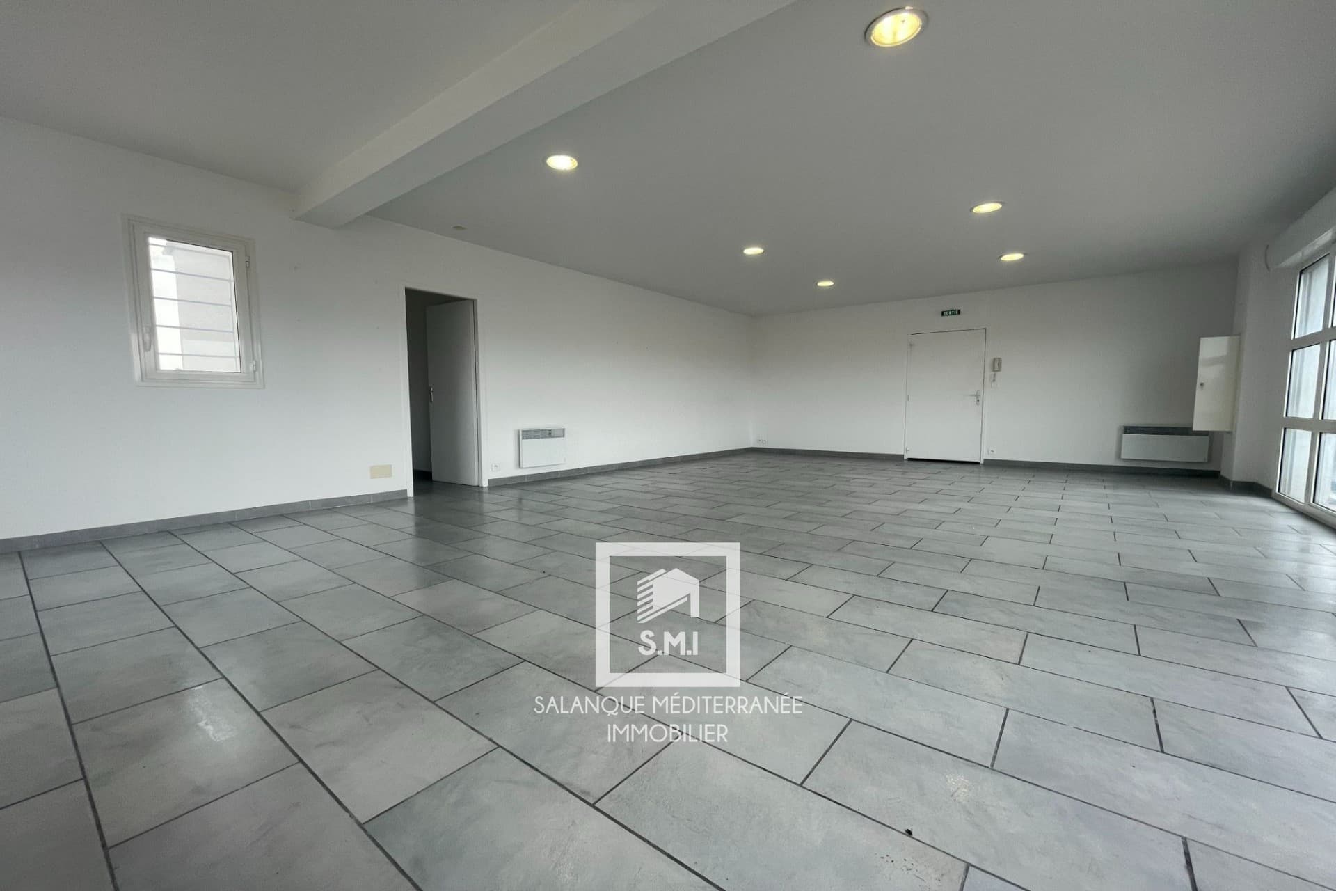 Local commercial · 60 m² · Location — photo 3