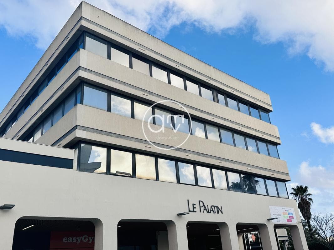 Local commercial · 99 m² · Achat des murs — photo 3