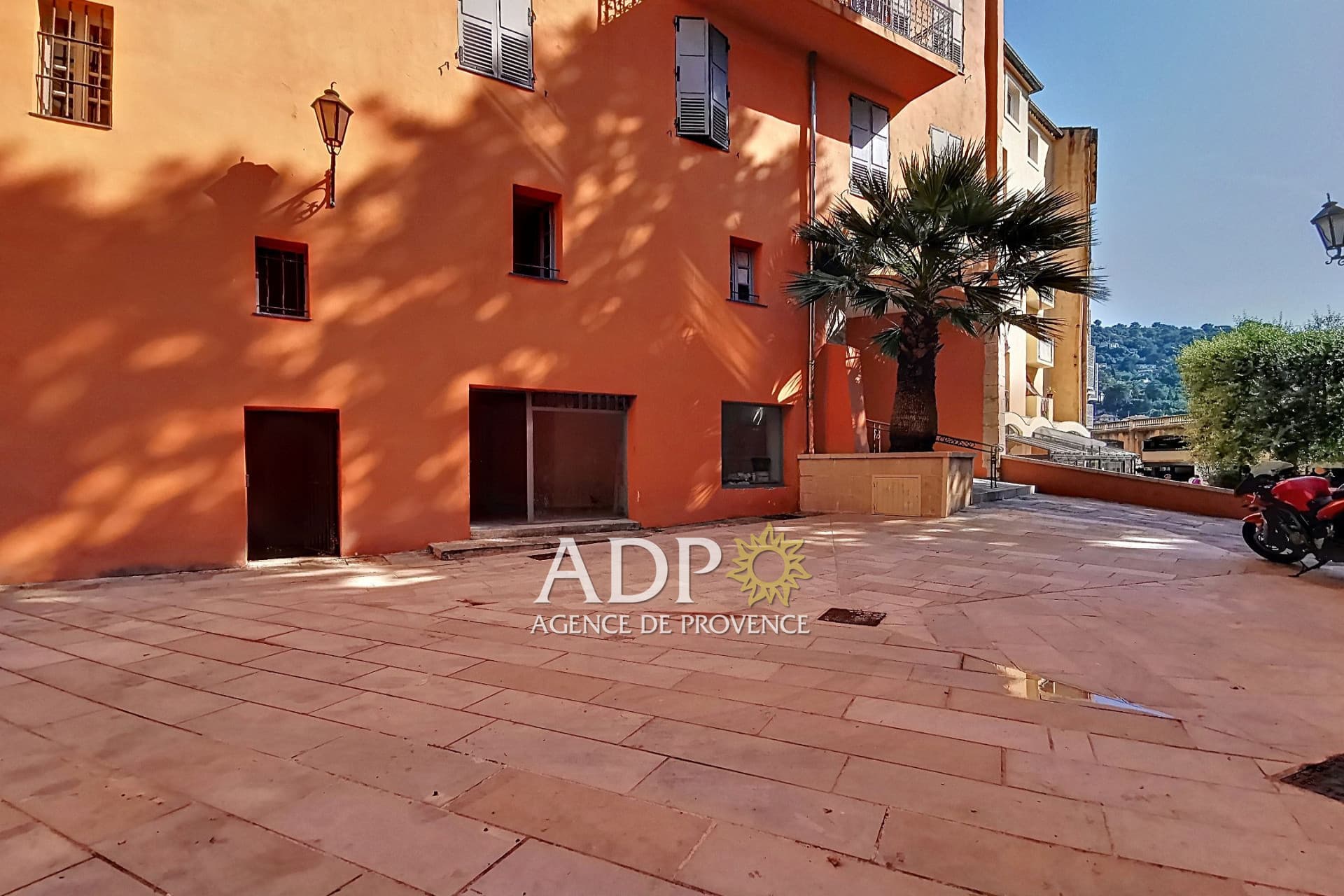 Local commercial · 17 m² · Achat des murs — photo 1