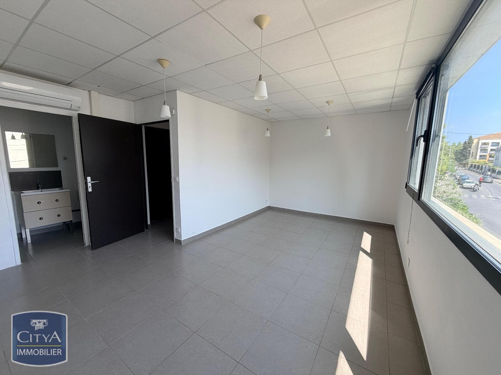 Local commercial · 23 m² · Location — photo 1