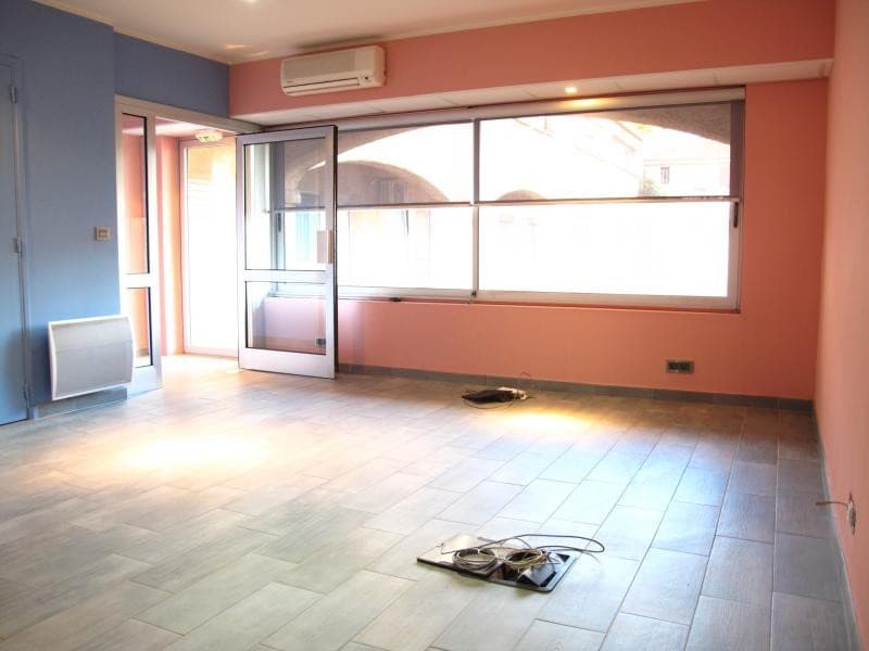 Local commercial · 28 m² · Location — photo 1