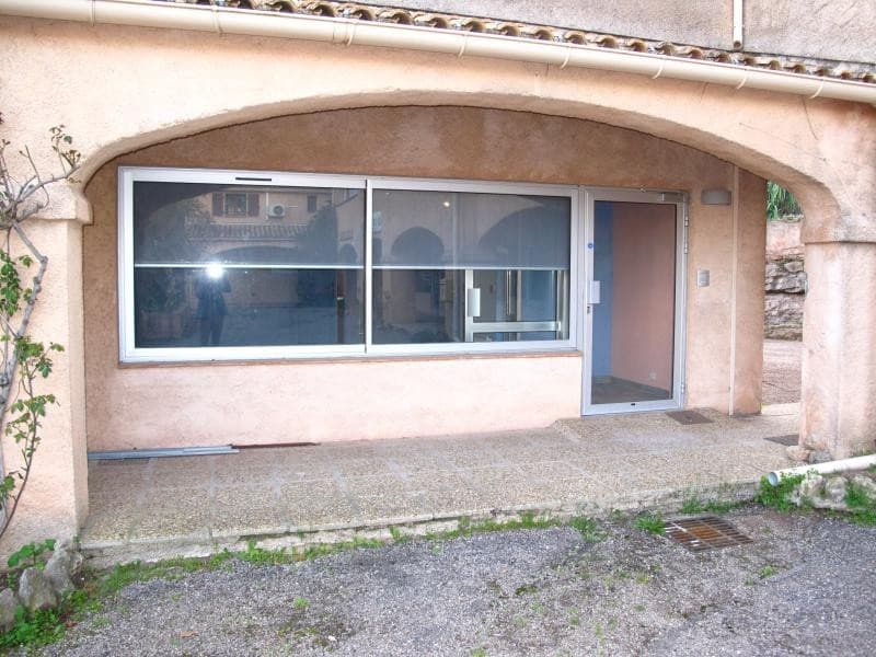 Local commercial · 28 m² · Location — photo 2