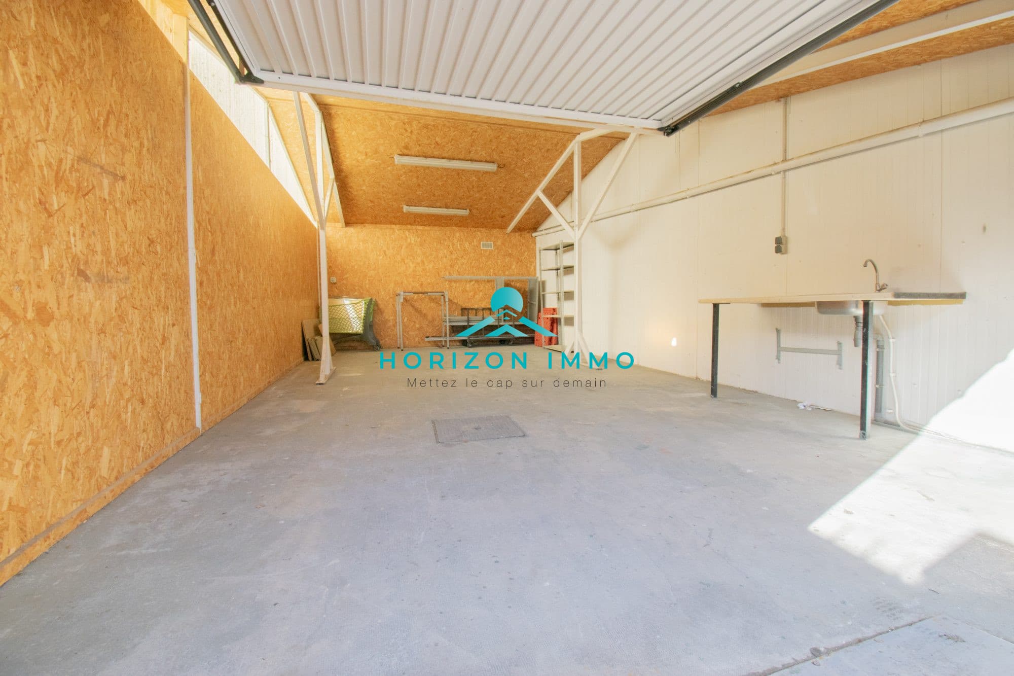 Local commercial · 42 m² · Location — photo 1