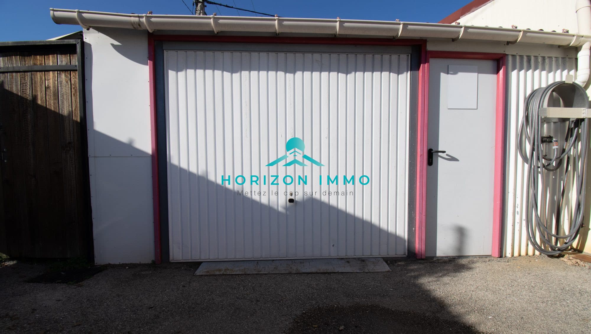 Local commercial · 42 m² · Location — photo 3