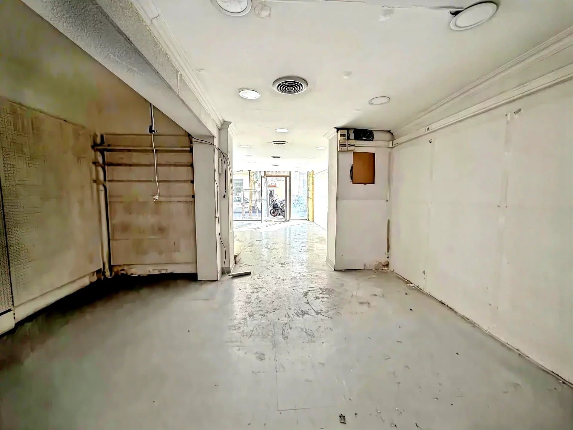 Local commercial · 85 m² · Location — photo 3