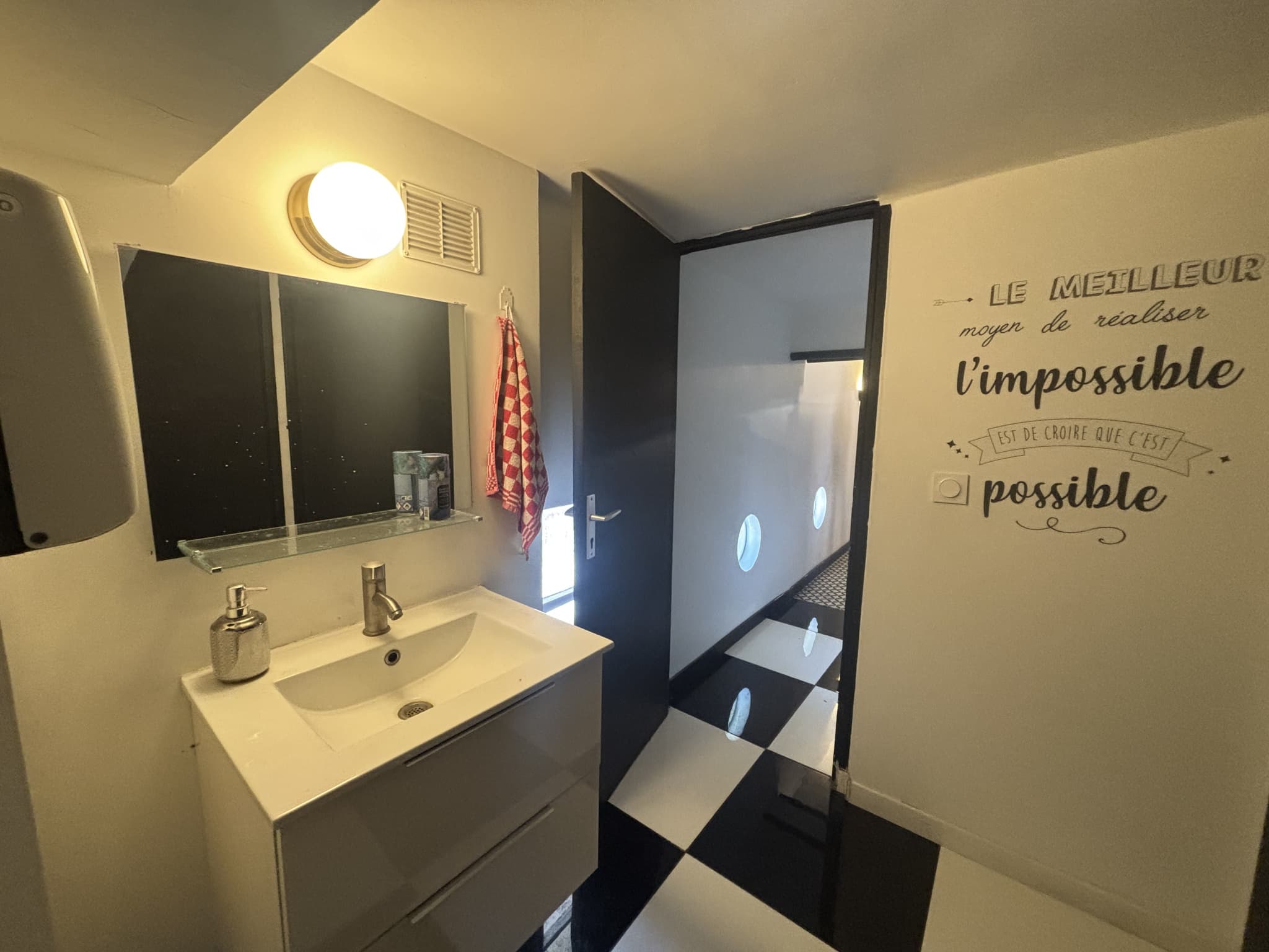 Local commercial · 97 m² · Achat des murs — photo 3