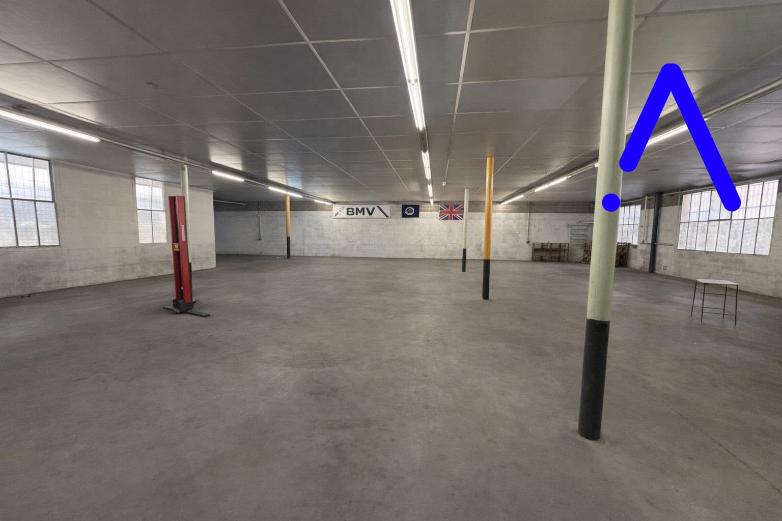 Local commercial · 590 m² · Achat des murs — photo 3