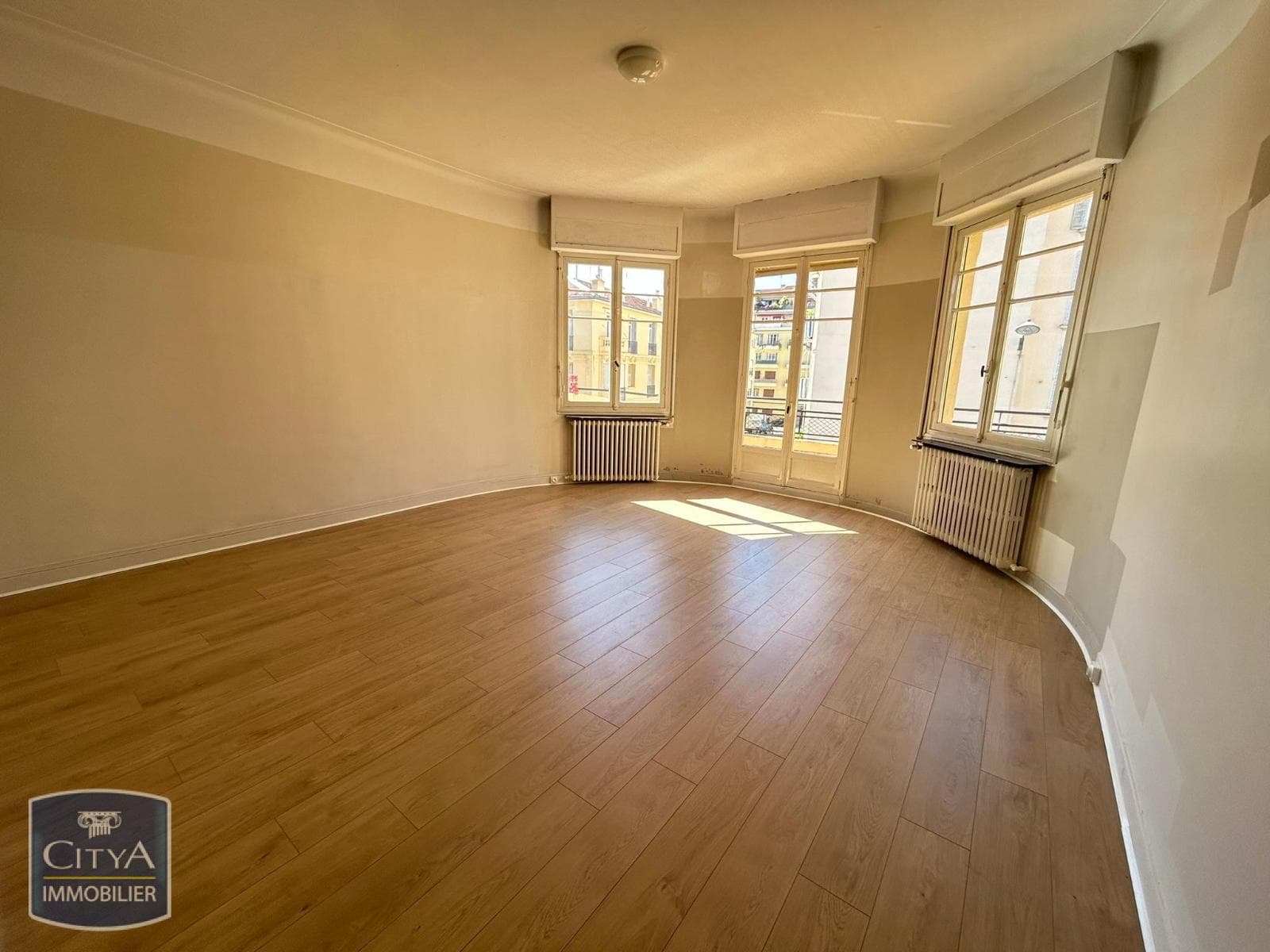 Local commercial · 108 m² · Location — photo 2