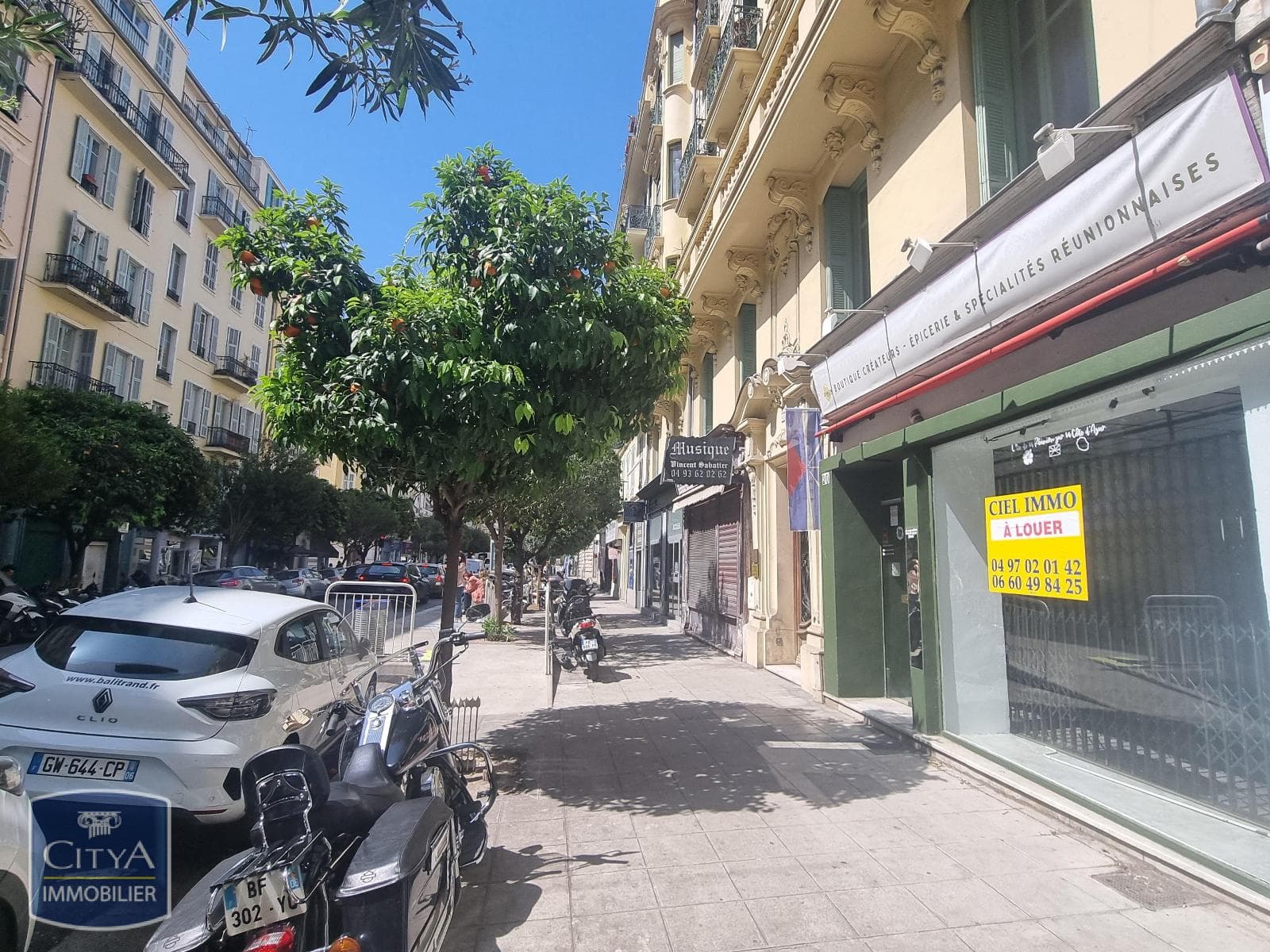 Local commercial · 43 m² · Location — photo 3
