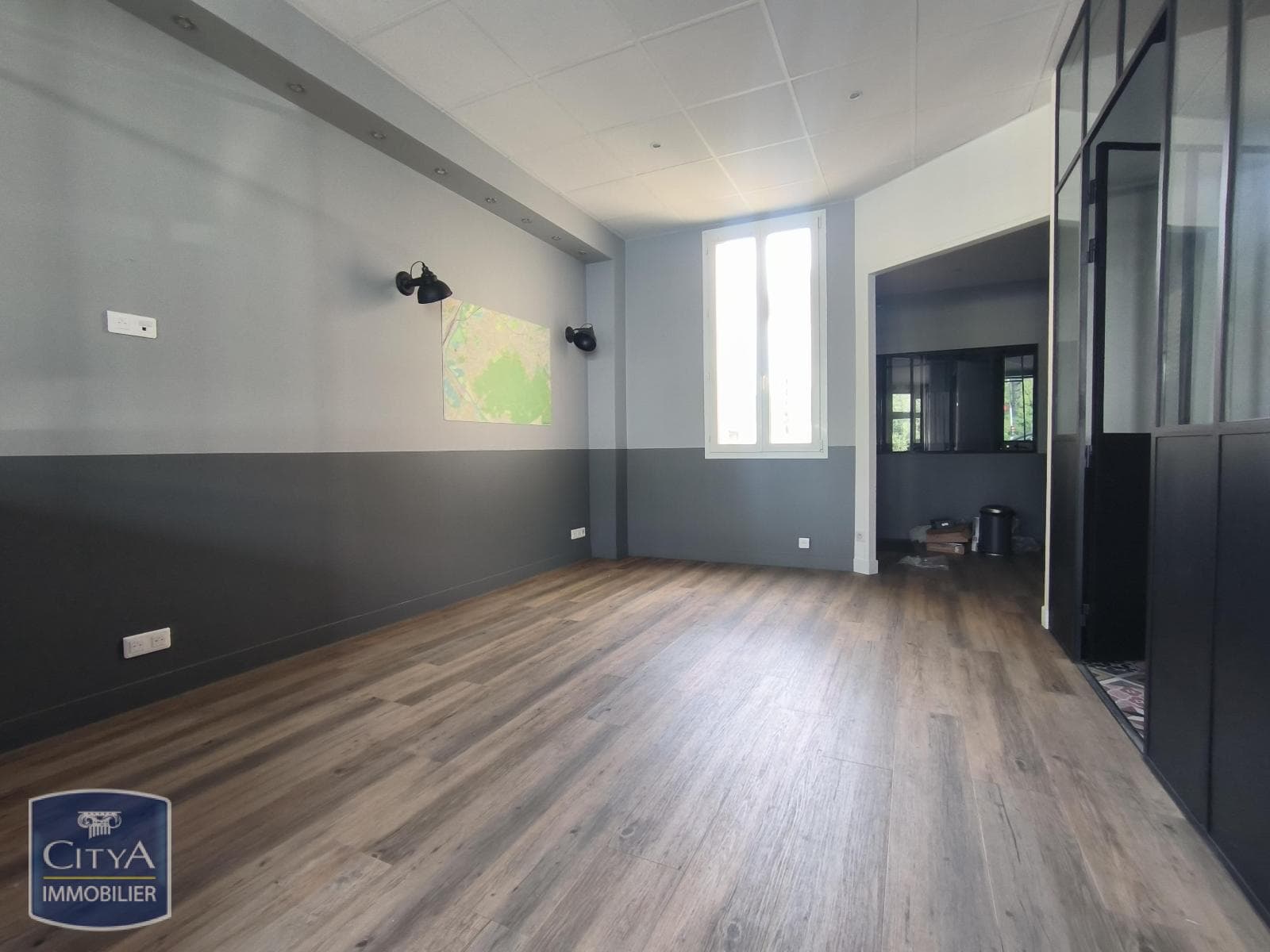Local commercial · 90 m² · Location — photo 2