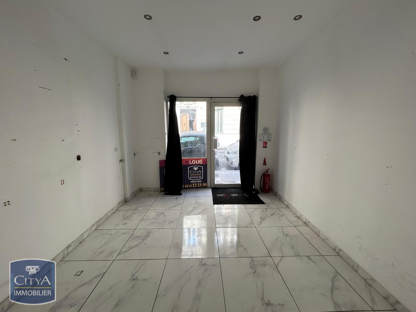 Local commercial · 32 m² · Location — photo 1