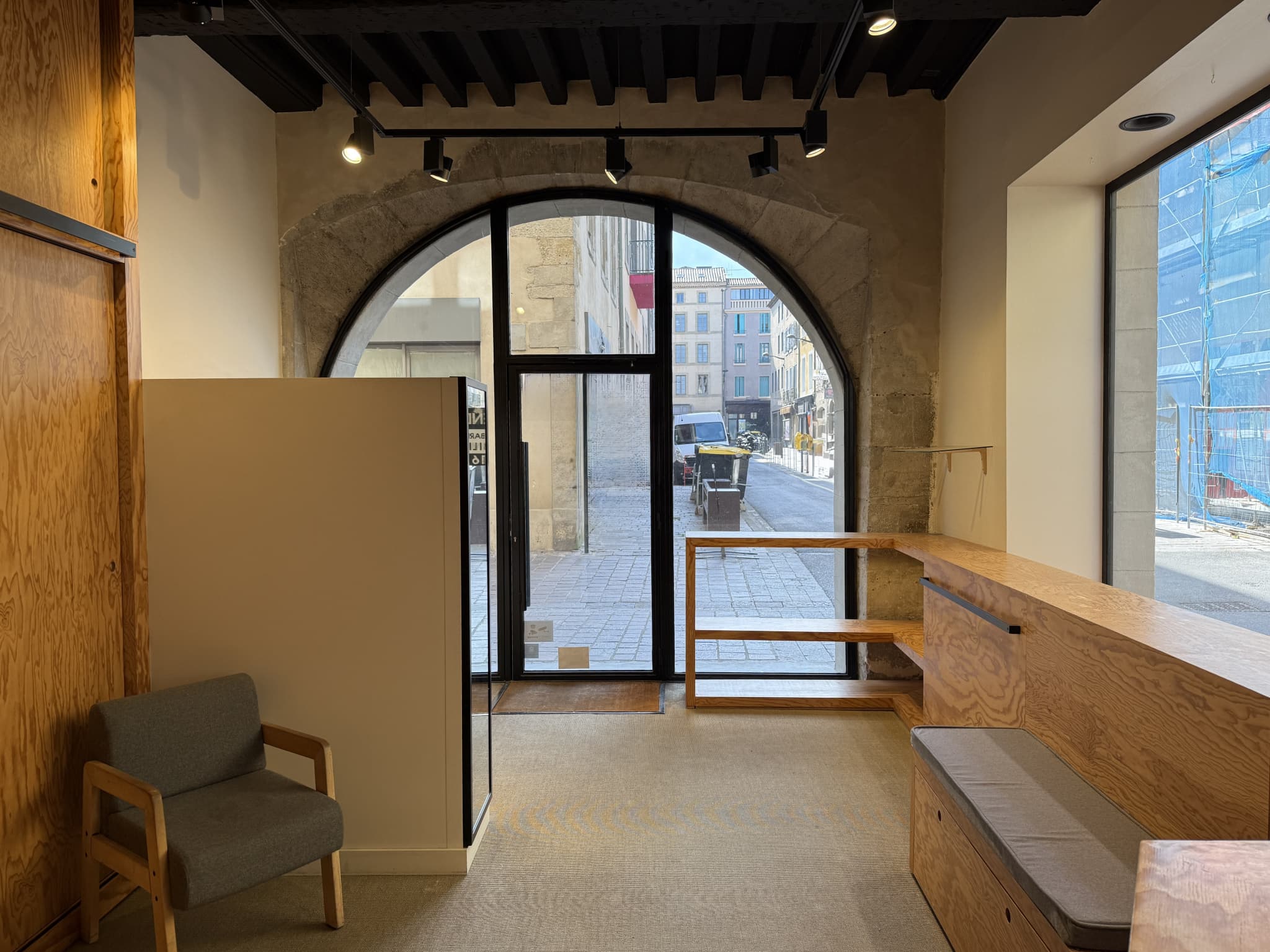 Local commercial · 70 m² · Achat des murs — photo 2