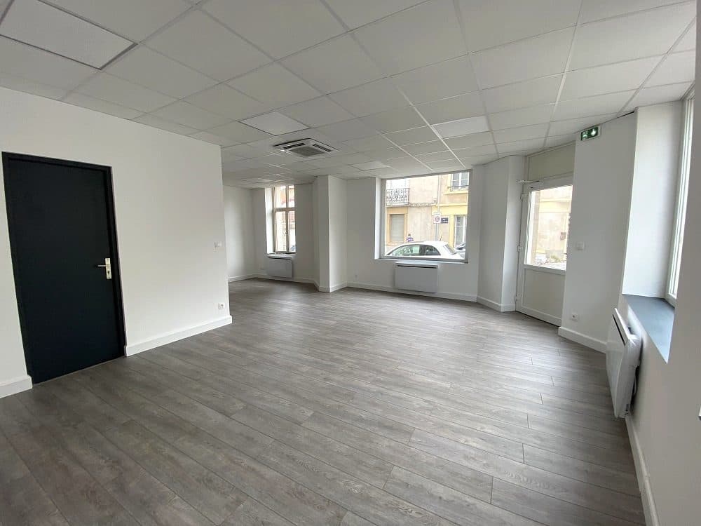 Local commercial · 58 m² · Achat des murs — photo 1
