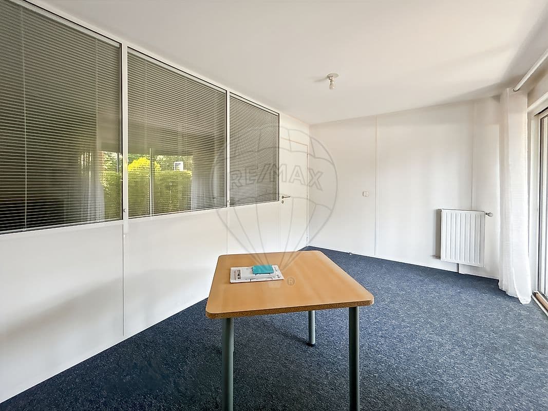 Local commercial · 56 m² · Location — photo 2
