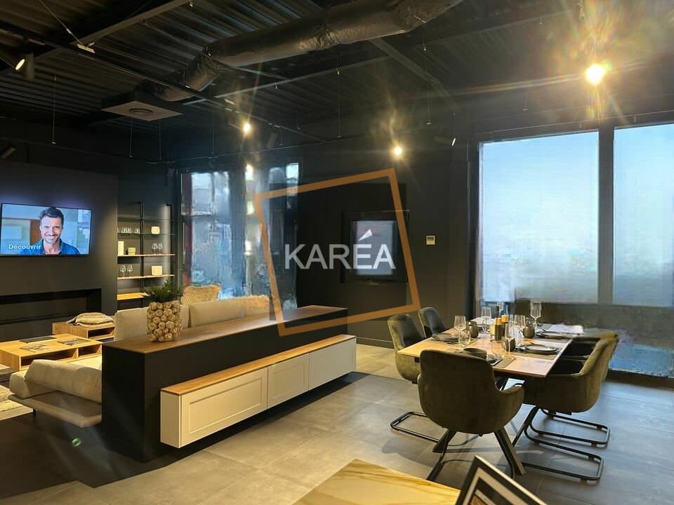 Local commercial · 306 m² · Location — photo 3