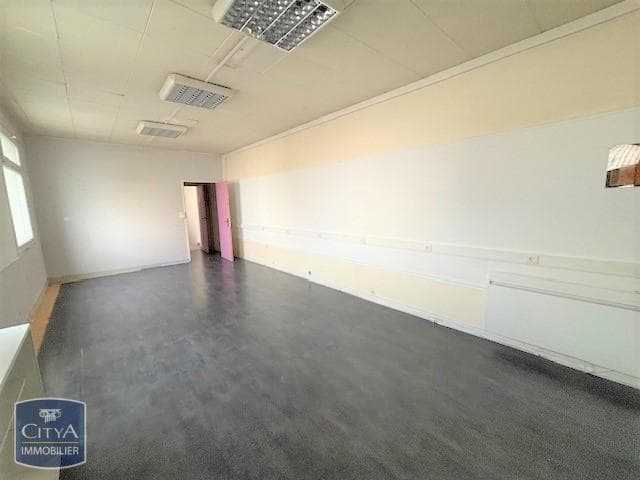 Local commercial · 51 m² · Location — photo 1
