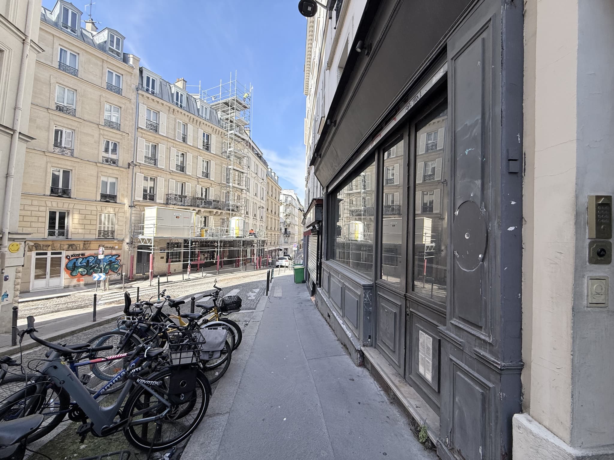 Local commercial · 69 m² · Achat des murs — photo 1