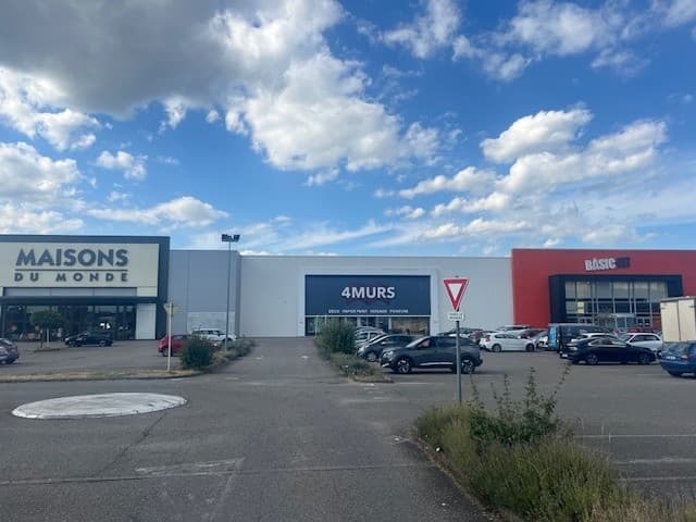 Local commercial · 1656 m² · Location — photo 2