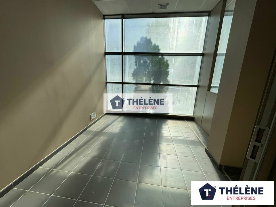 Local commercial · 224 m² · Achat des murs — photo 2