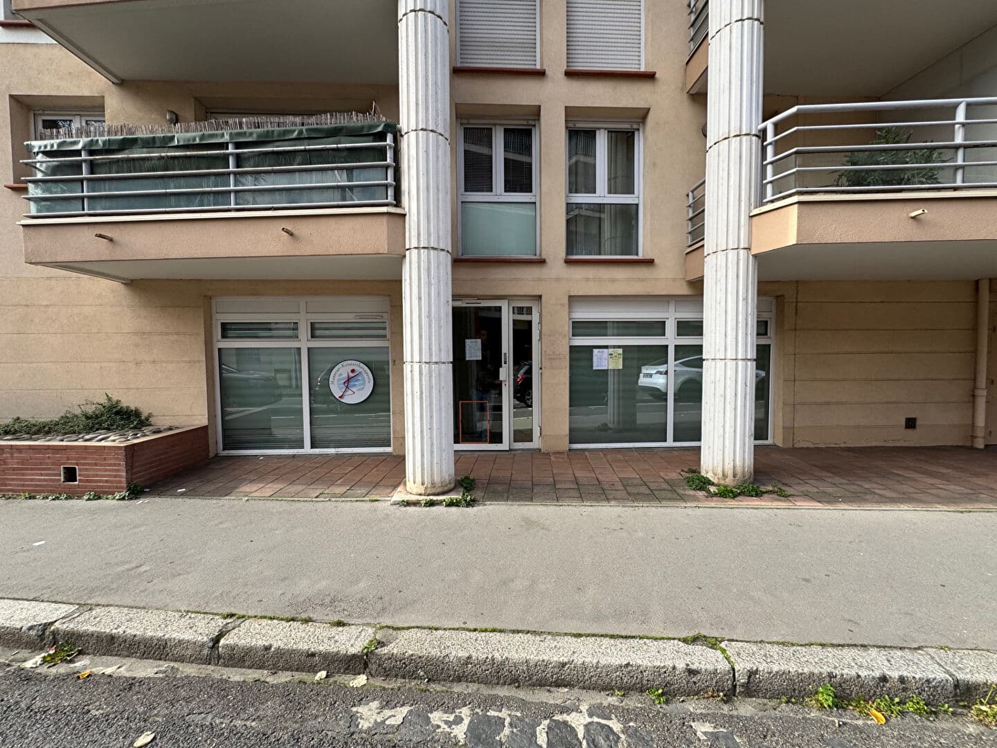Local commercial · 42 m² · Achat des murs — photo 1