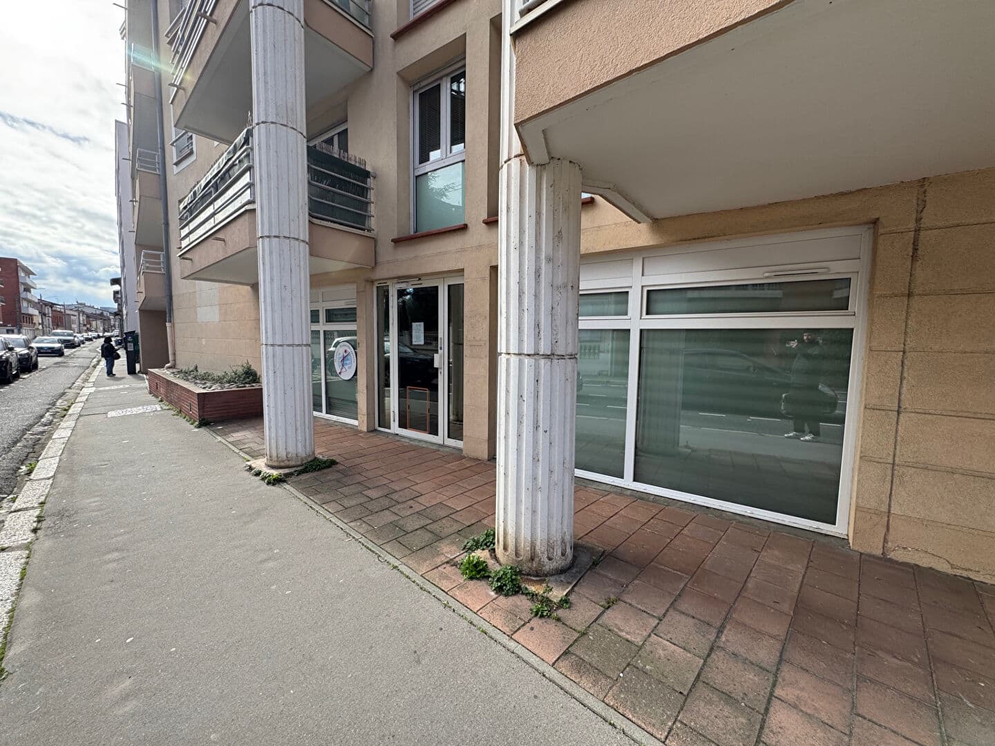 Local commercial · 42 m² · Achat des murs — photo 2