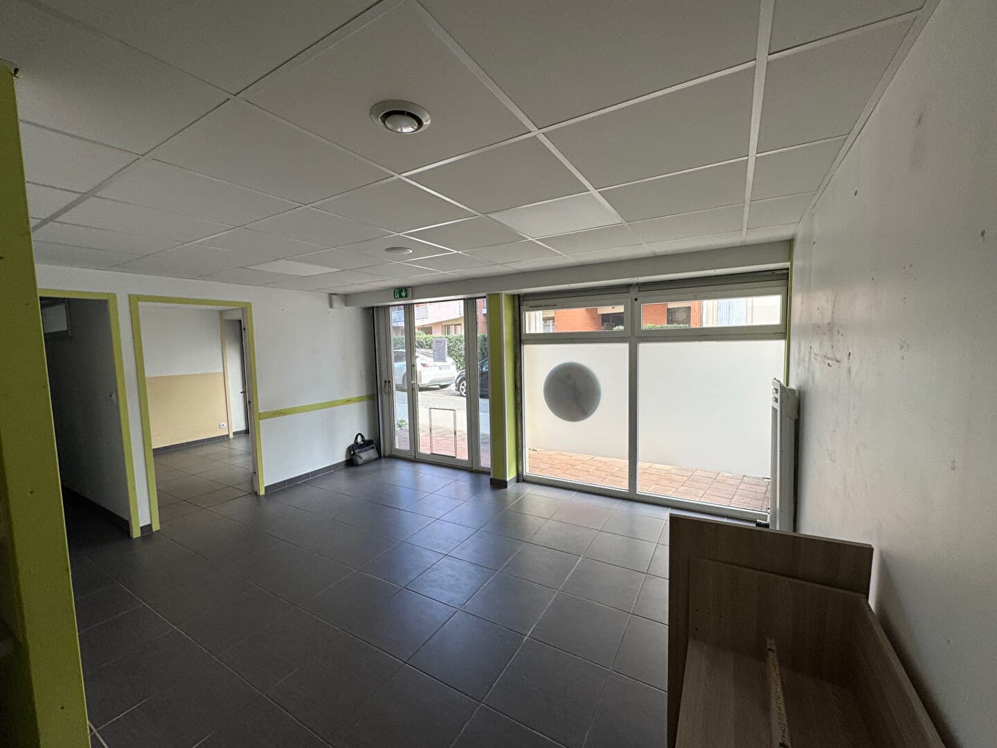 Local commercial · 42 m² · Achat des murs — photo 3