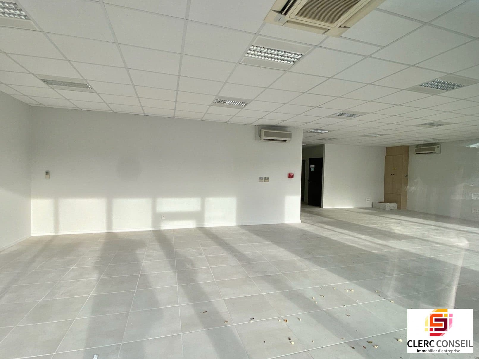 Local commercial · 133 m² · Location — photo 3