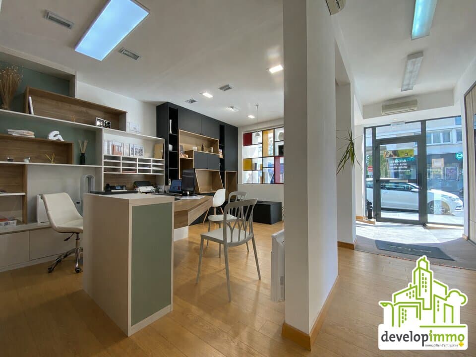 Local commercial · 110 m² · Location — photo 1