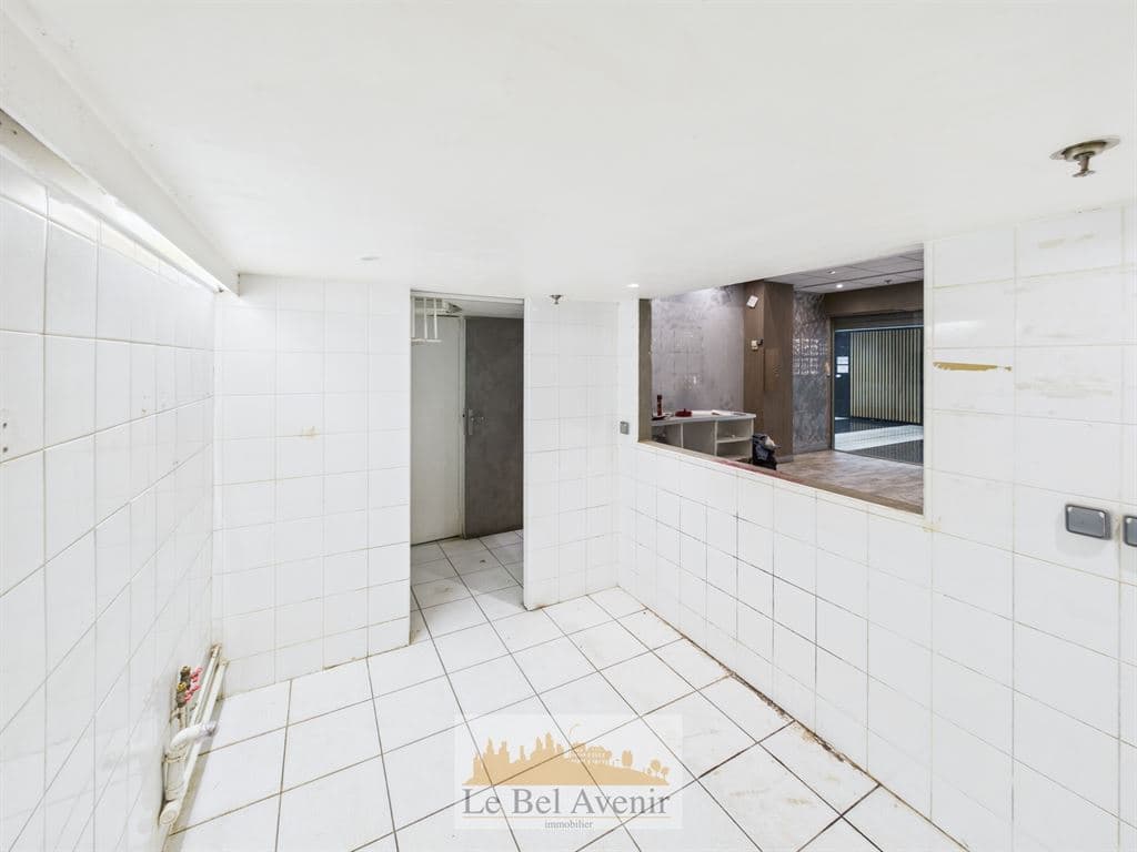 Local commercial · 50 m² · Achat des murs — photo 2