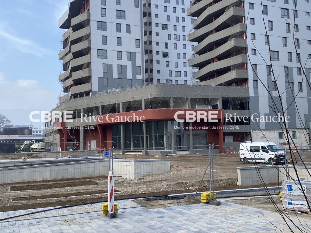Local commercial · 255 m² · Location — photo 2