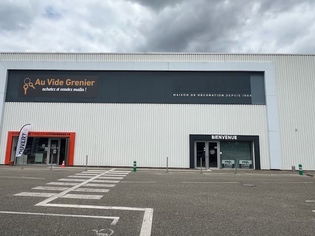 Local commercial · 1270 m² · Location — photo 2