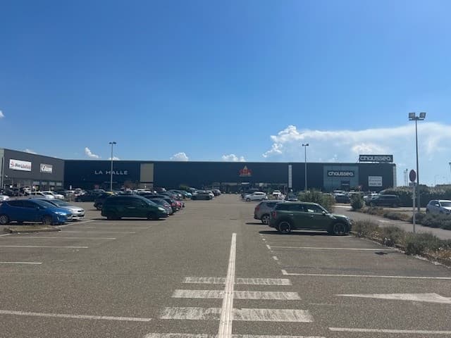 Local commercial · 1656 m² · Location — photo 3