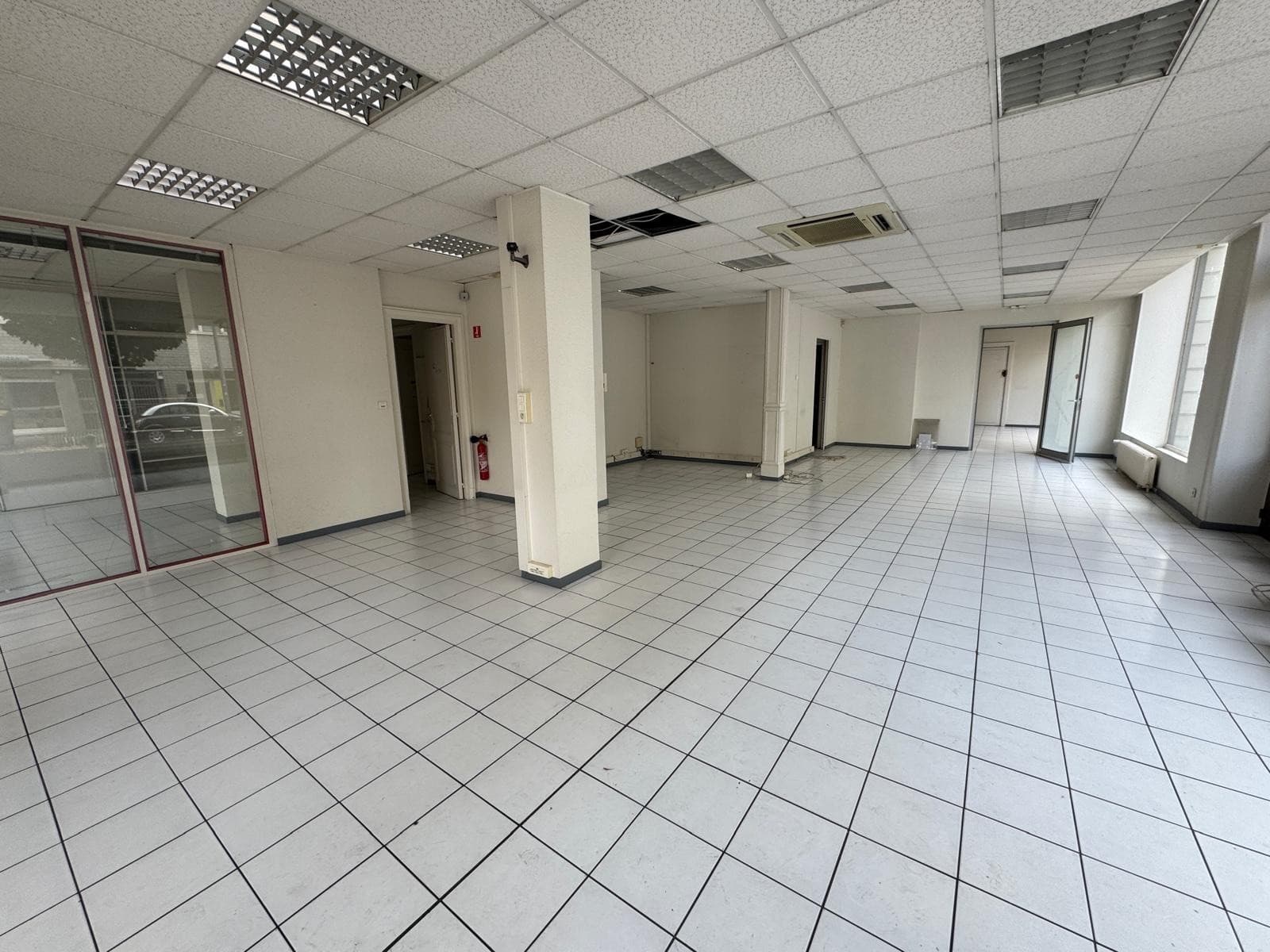 Local commercial · 160 m² · Achat des murs — photo 2