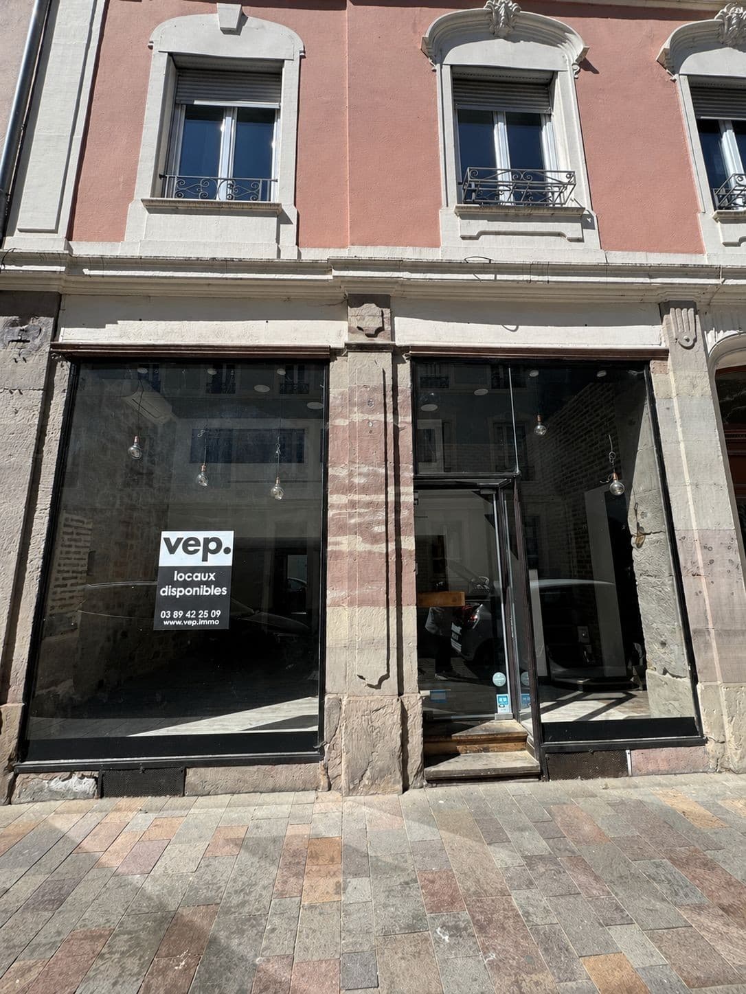 Local commercial · 27 m² · Achat des murs — photo 1