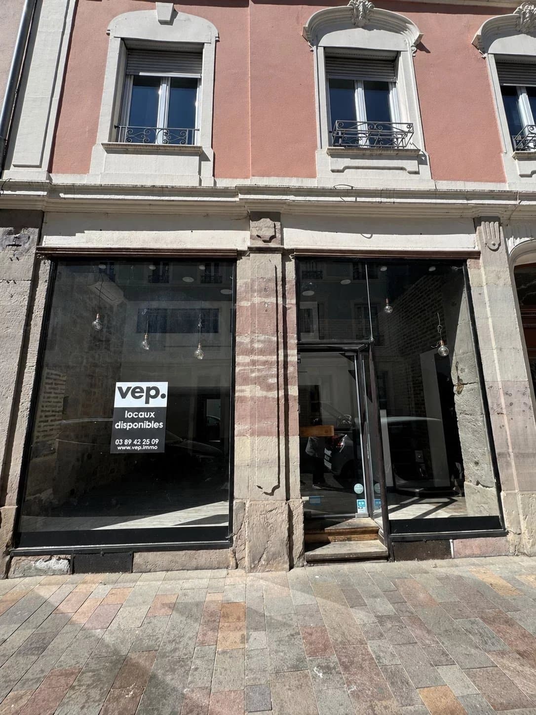 Local commercial · 27 m² · Achat des murs — photo 1