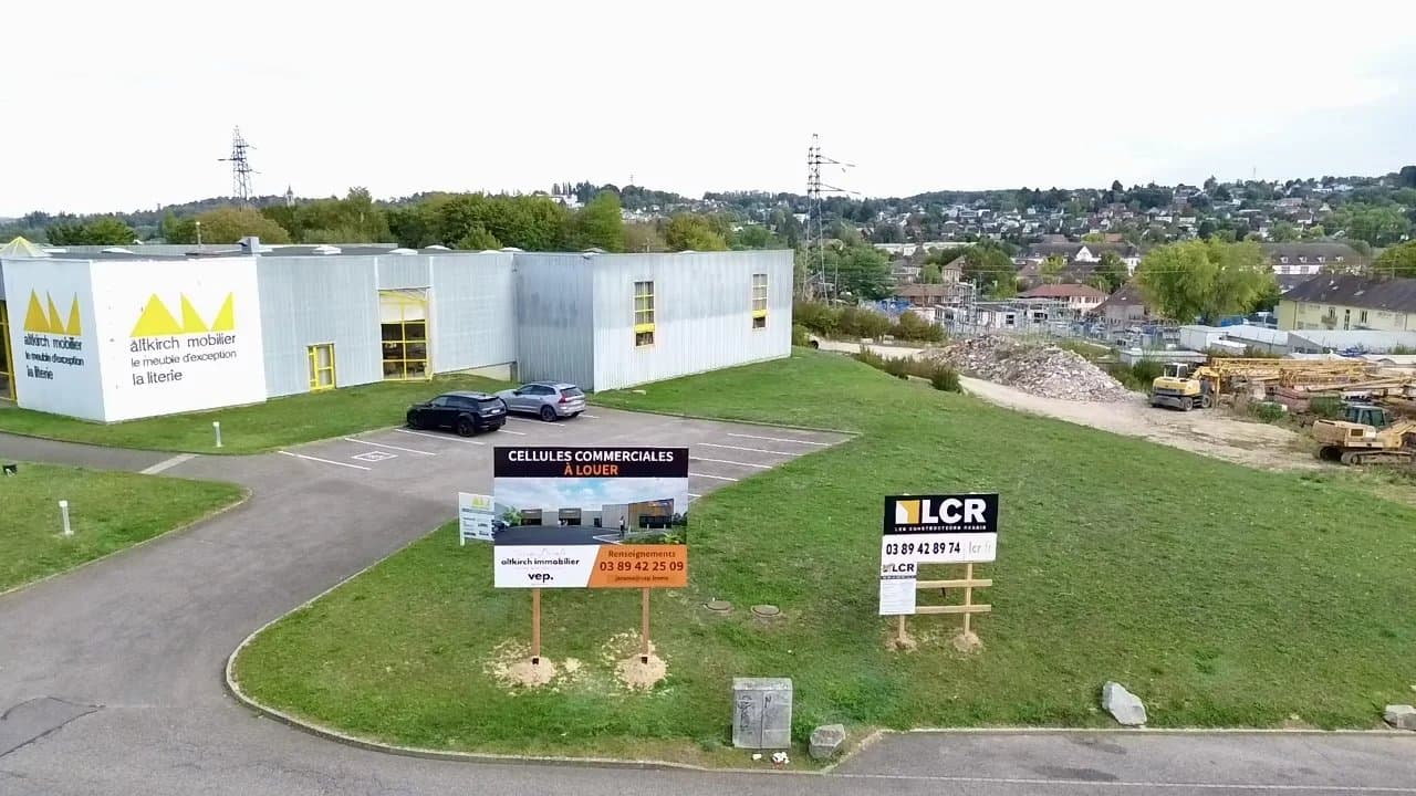 Local commercial · 272 m² · Location — photo 3