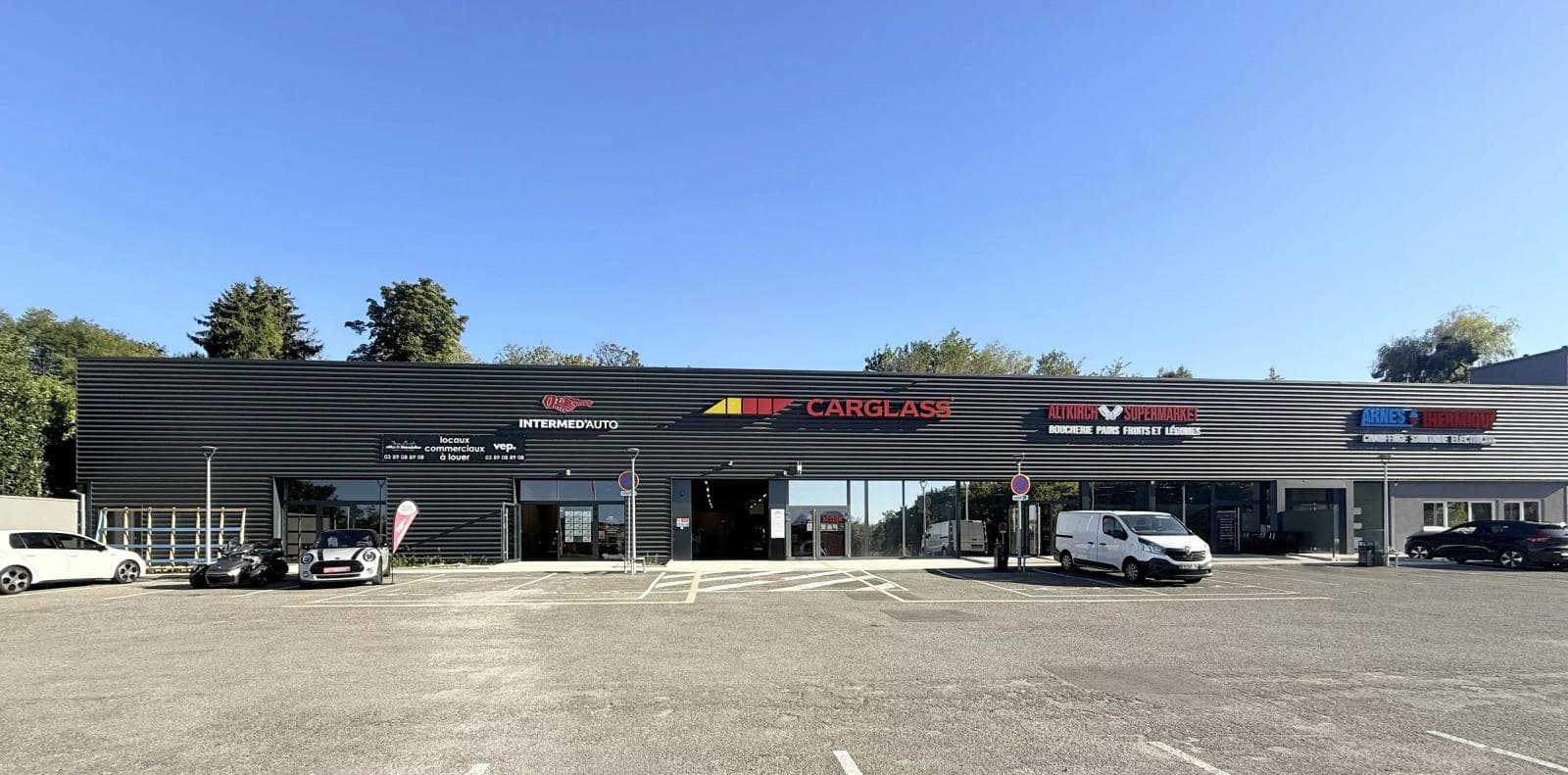 Local commercial · 346 m² · Location — photo 2