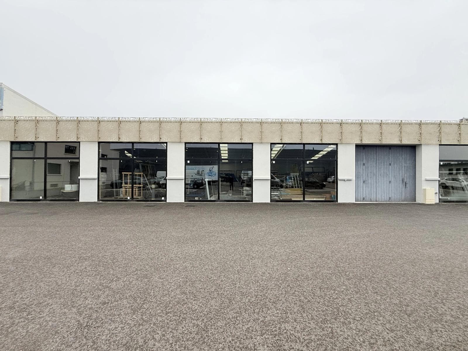 Local commercial · 293 m² · Location — photo 1