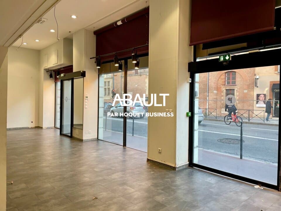 Local commercial · 195 m² · Location — photo 1