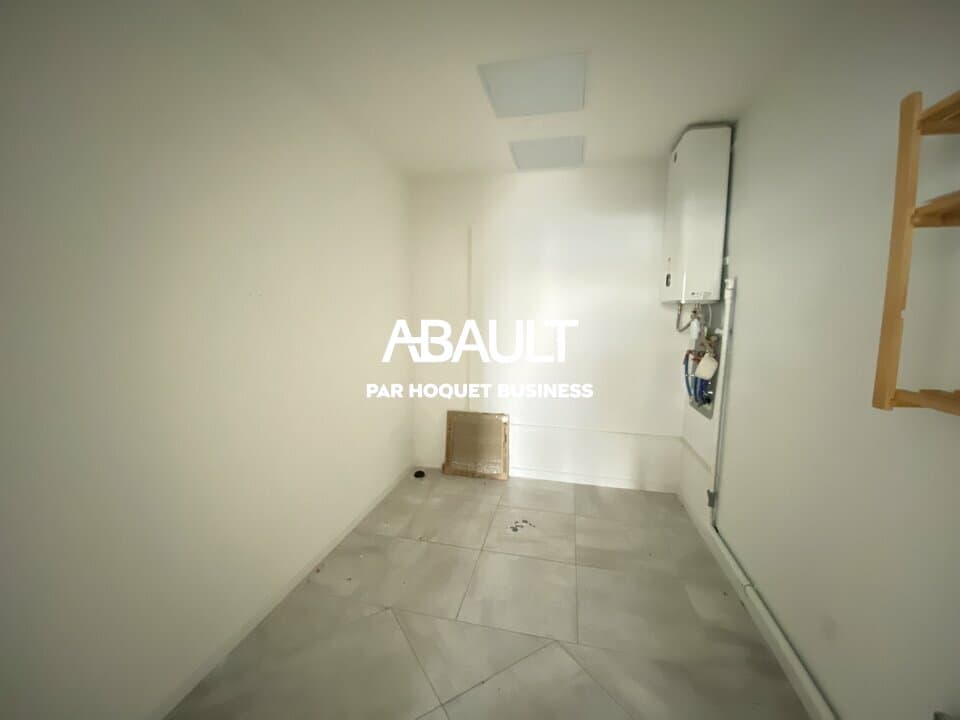 Local commercial · 114 m² · Location — photo 2