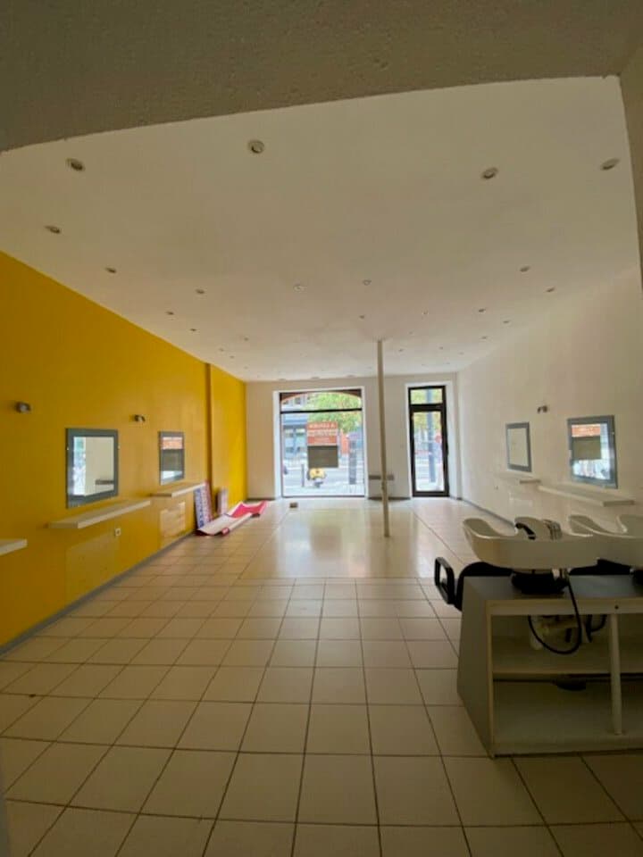 Local commercial · 100 m² · Cession de bail — photo 2