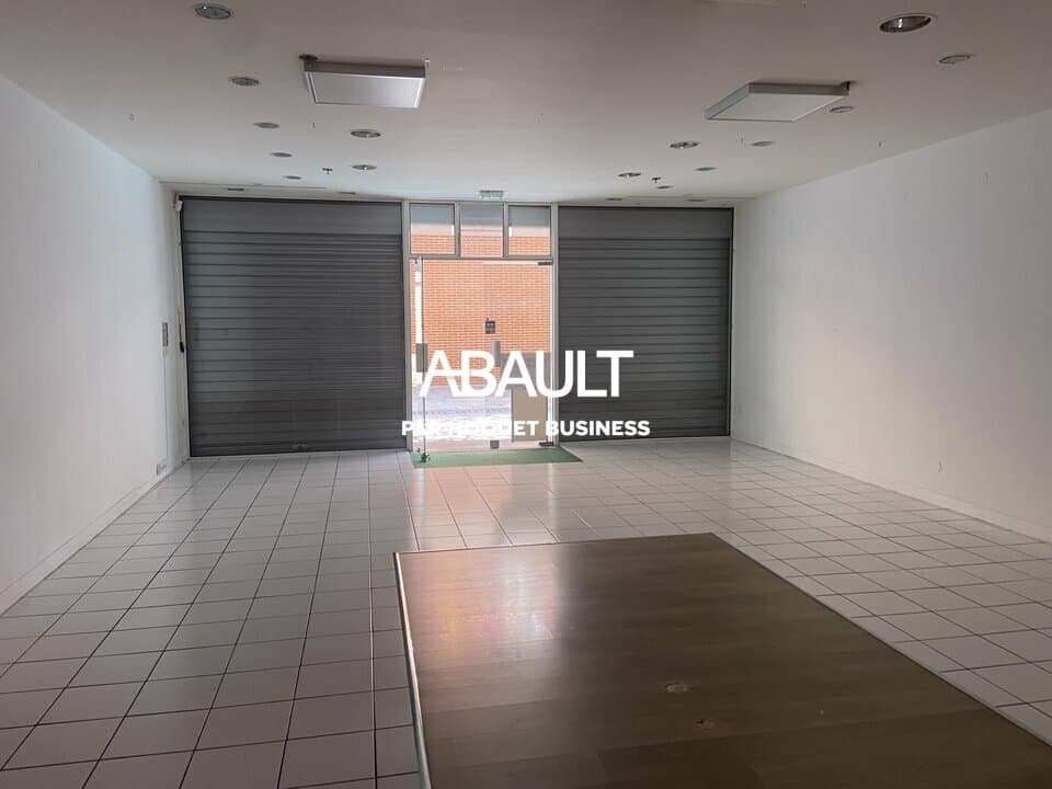 Local commercial · 73 m² · Location — photo 2