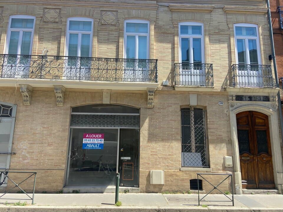 Local commercial · 55 m² · Location — photo 2