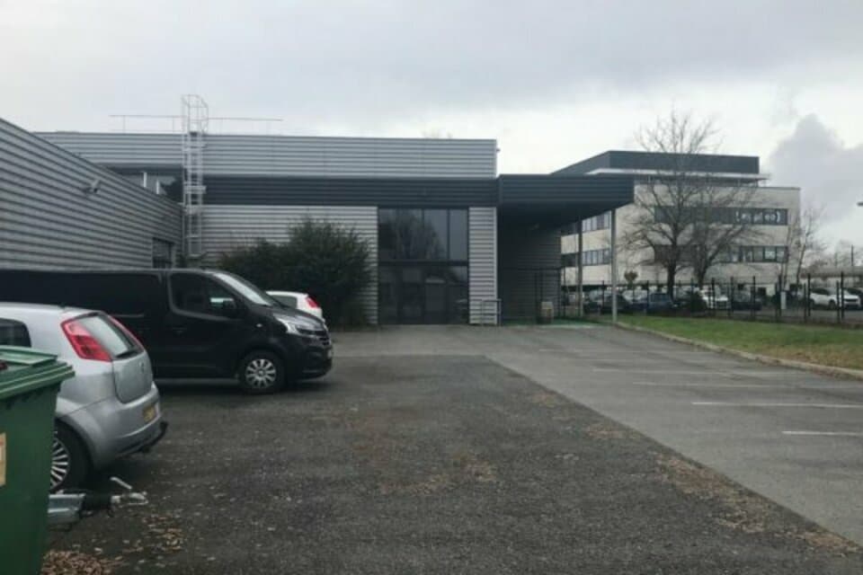 Local commercial · 365 m² · Location — photo 1