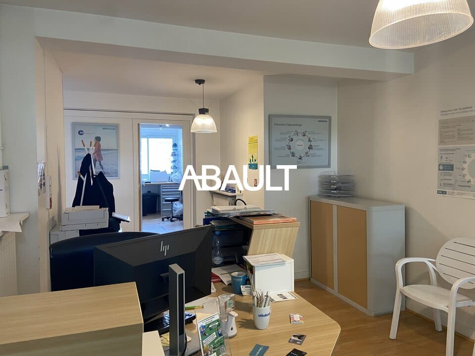 Local commercial · 82 m² · Location — photo 3