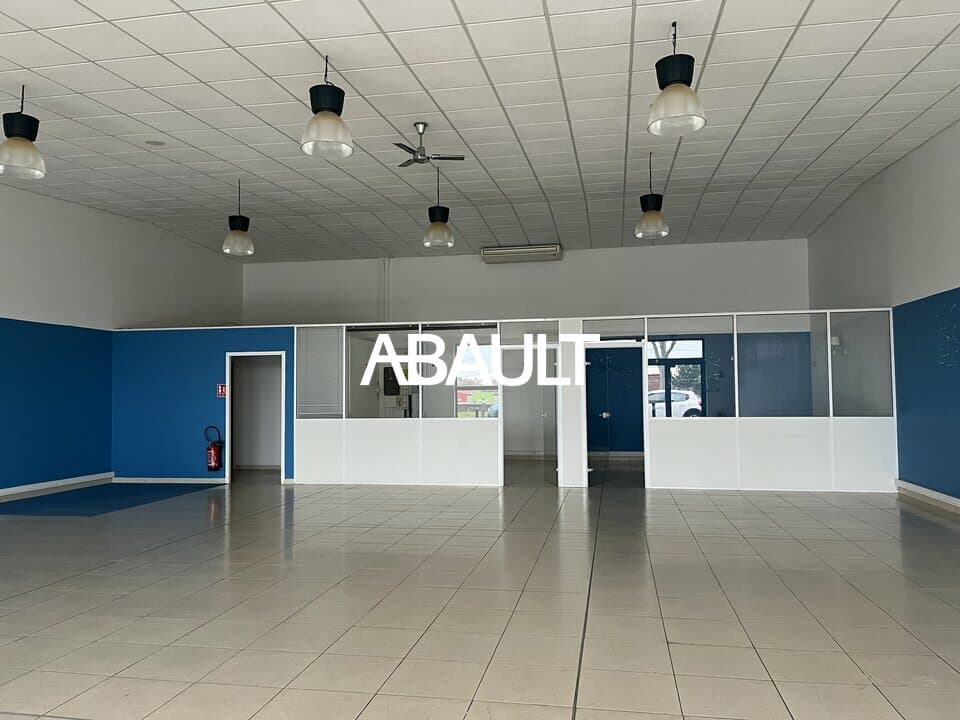 Local commercial · 197 m² · Location — photo 1