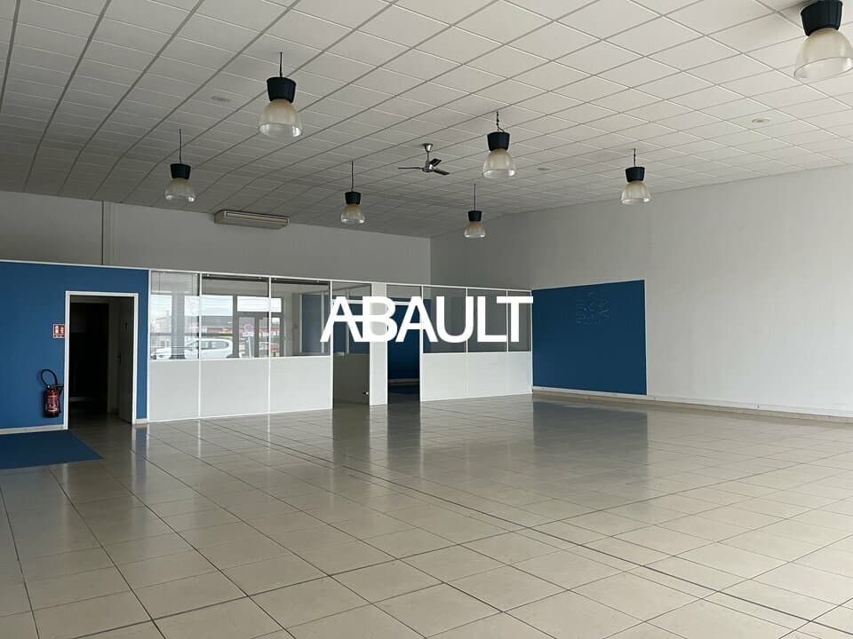 Local commercial · 197 m² · Location — photo 2